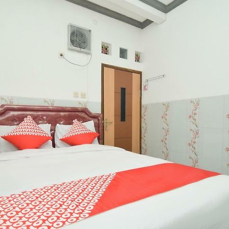 Dua Putri Villa Pasuruan Extérieur photo