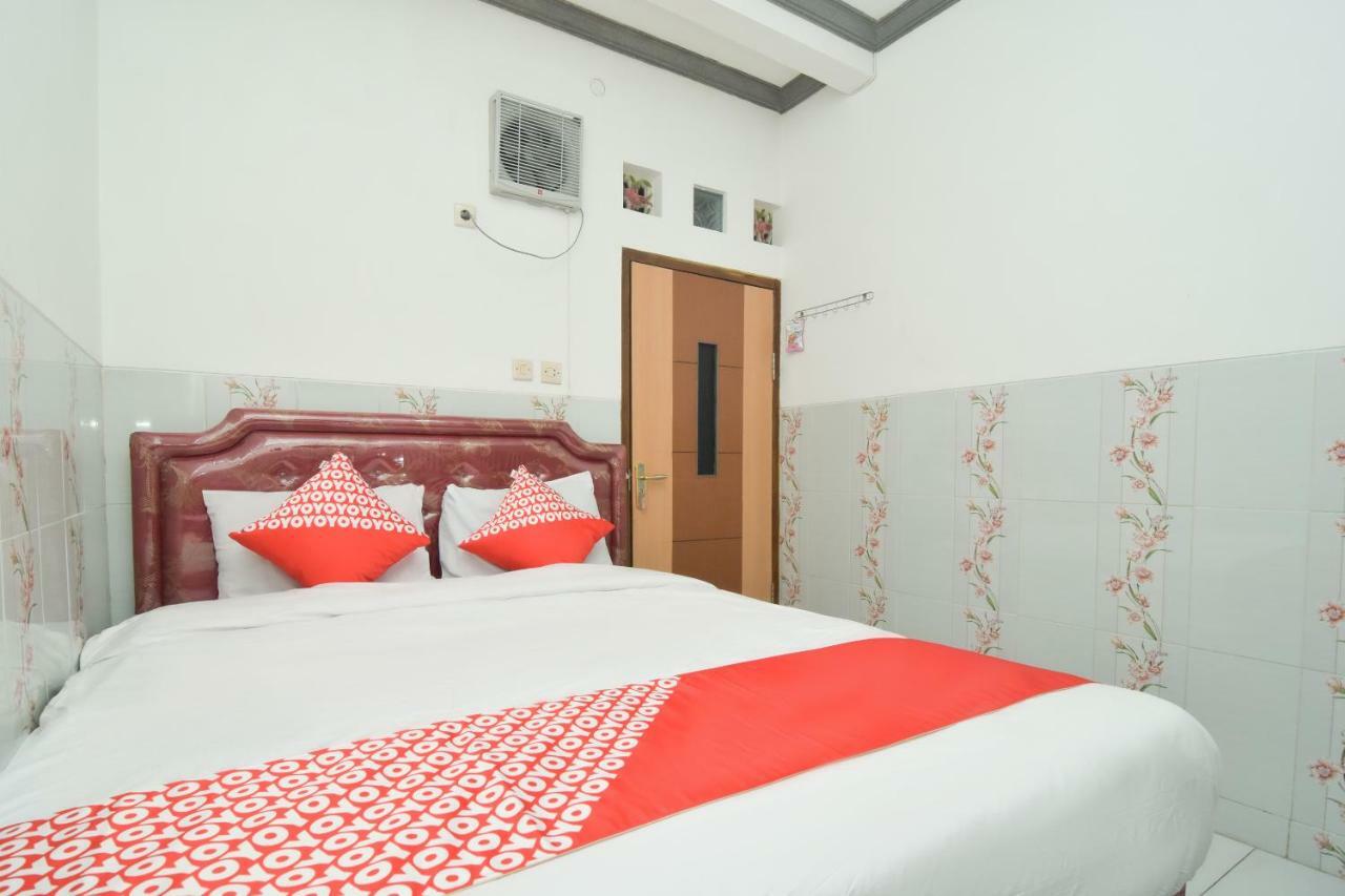 Dua Putri Villa Pasuruan Extérieur photo