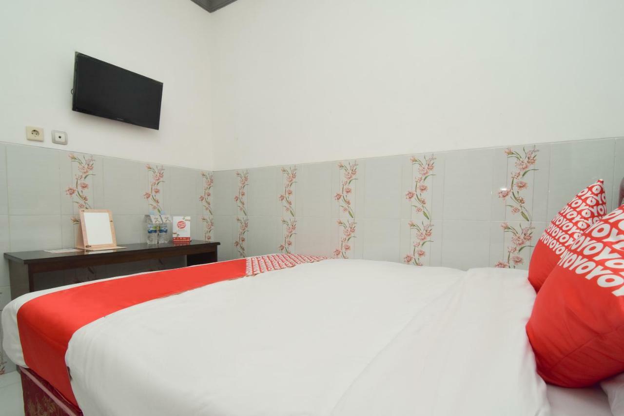Dua Putri Villa Pasuruan Extérieur photo