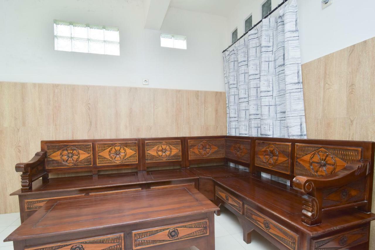Dua Putri Villa Pasuruan Extérieur photo