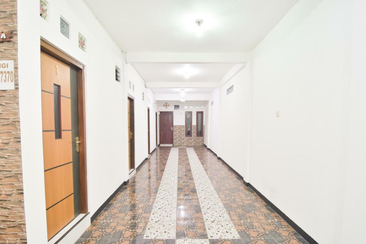 Dua Putri Villa Pasuruan Extérieur photo
