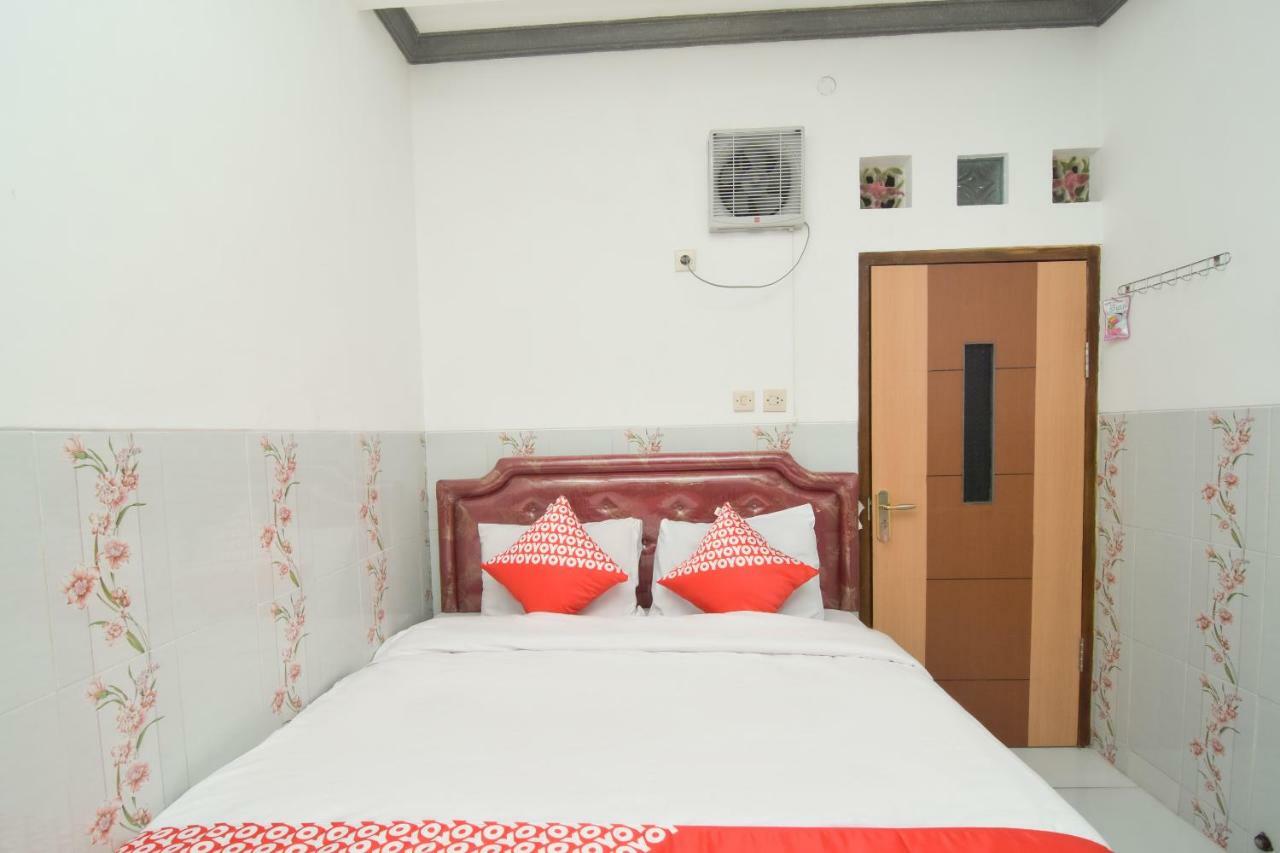 Dua Putri Villa Pasuruan Extérieur photo