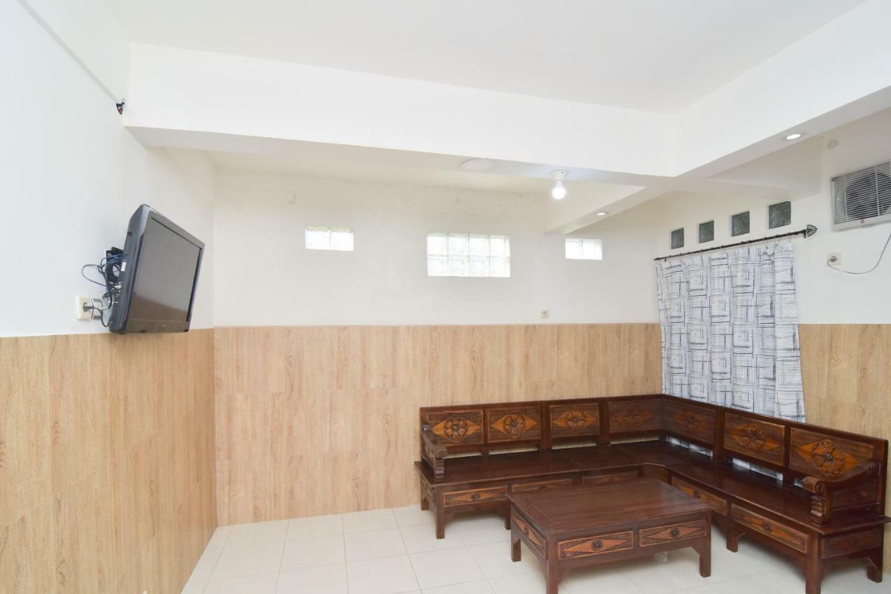 Dua Putri Villa Pasuruan Extérieur photo